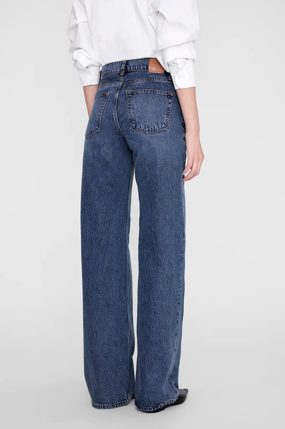 HUGH JEAN 32"