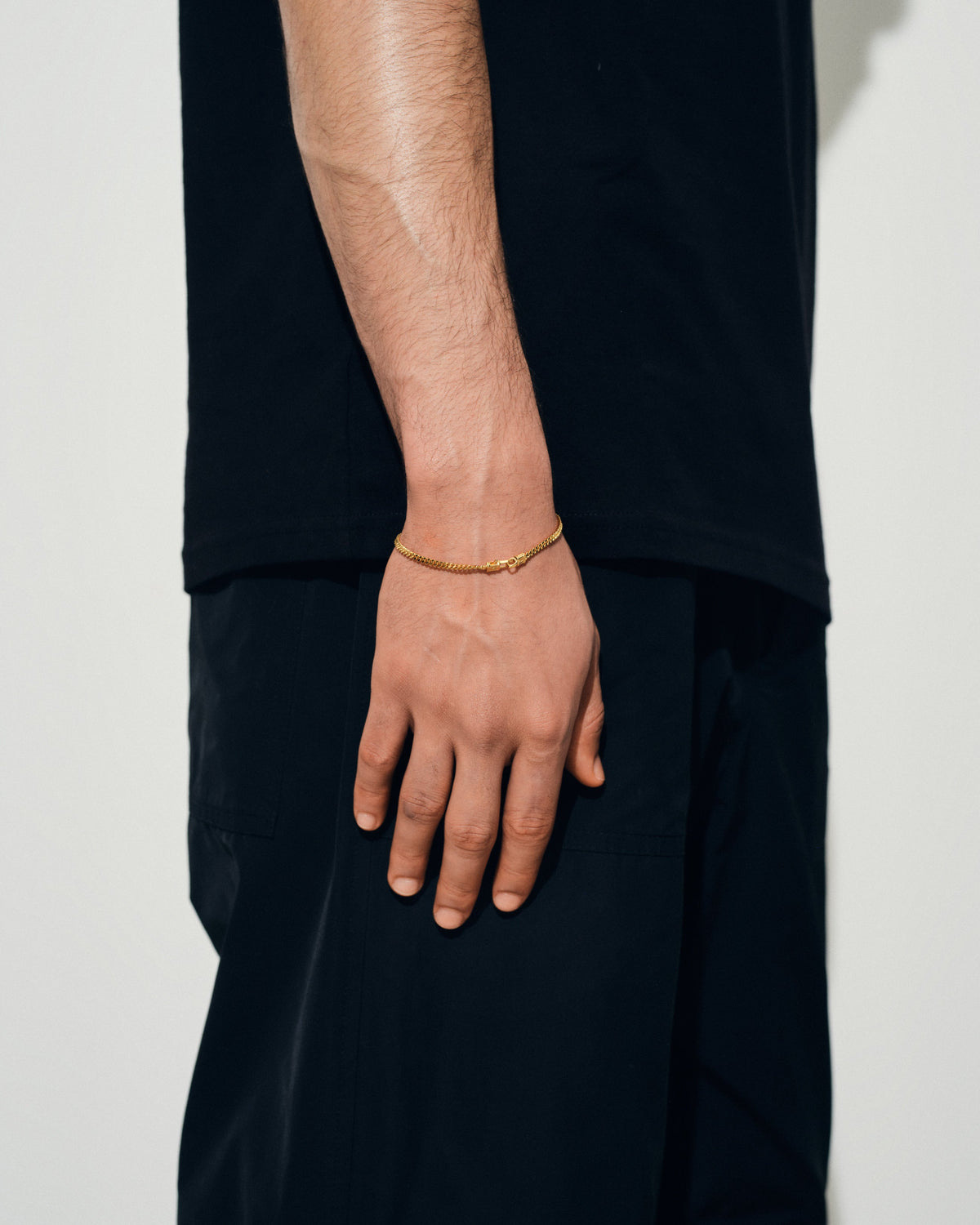 Curb Bracelet M Gold Armbånd
