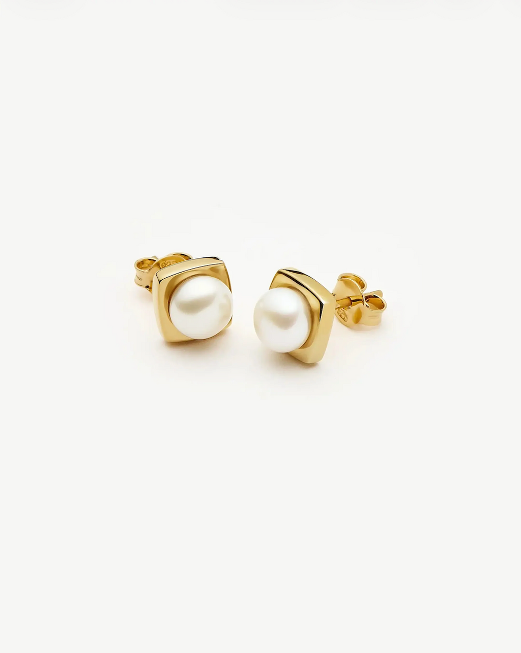 BUTTON PEARL SQUARE STUD EARRINGS