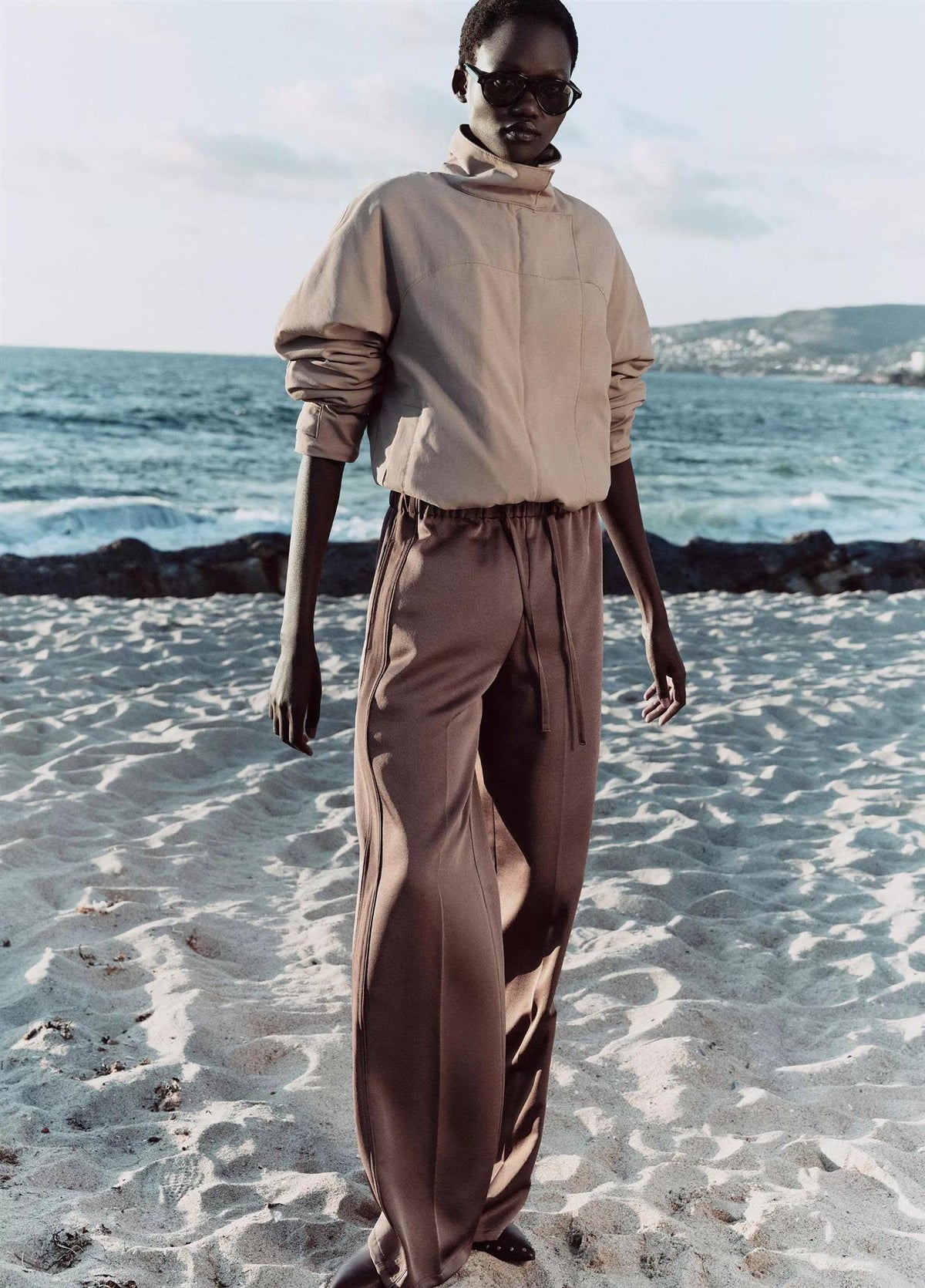 Mid-Rise Shine Crepe Pull-On Pant