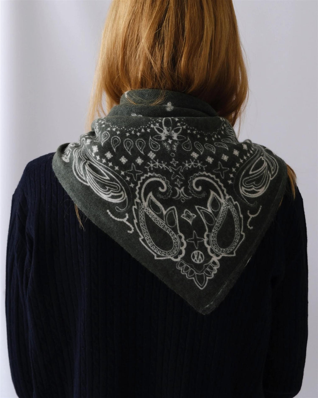 CASHMERE PAISLEY SCARF - GREEN 65 CM