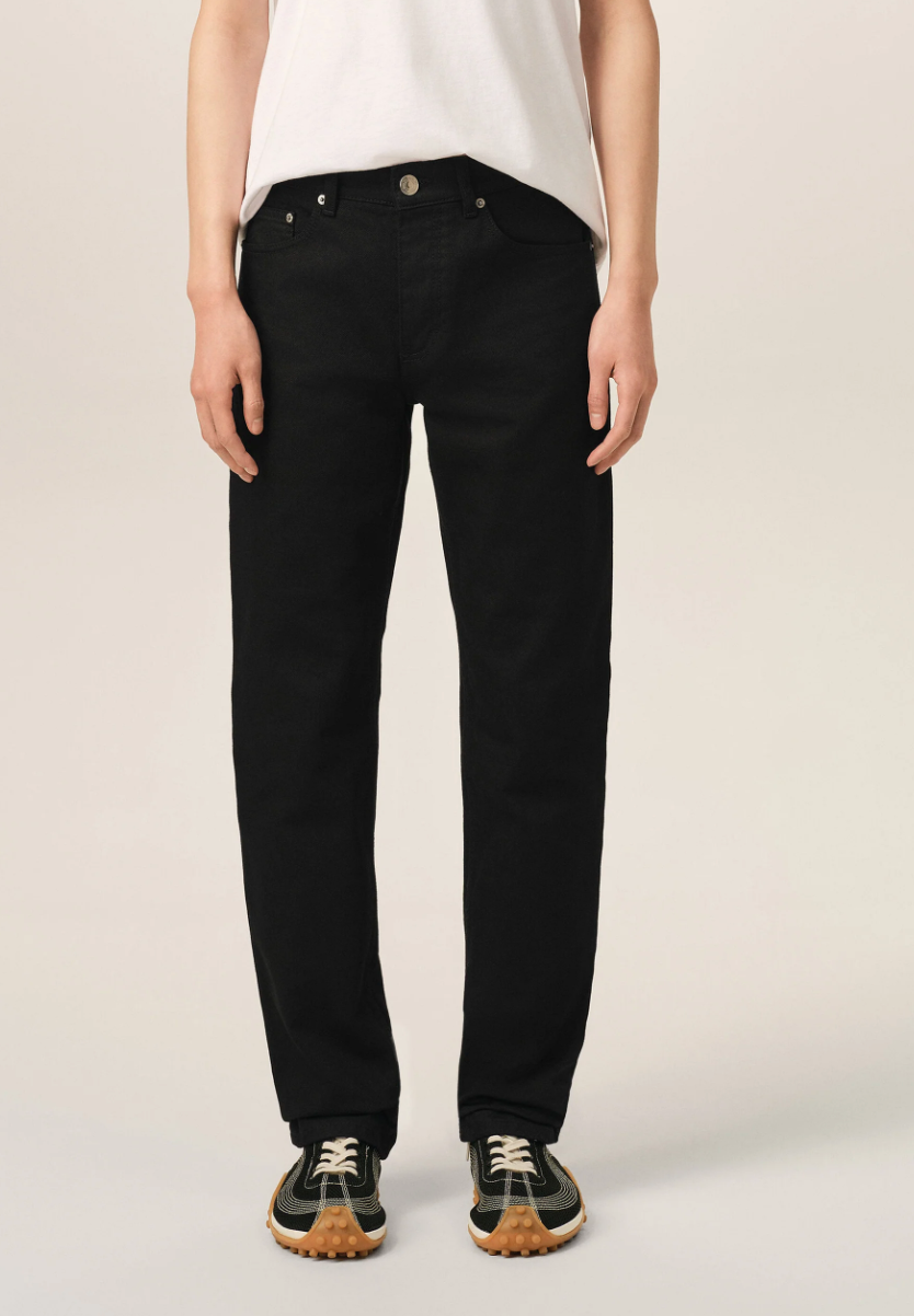CLASSIC FIT JEANS
