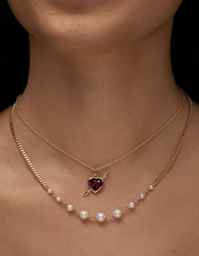 Rebel Love Necklace - Gold-plated Silver - Garnet Smykke