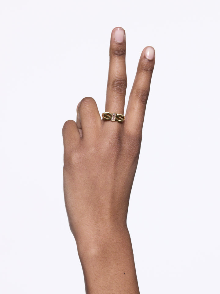 Sis Royal Ring Gold Ring