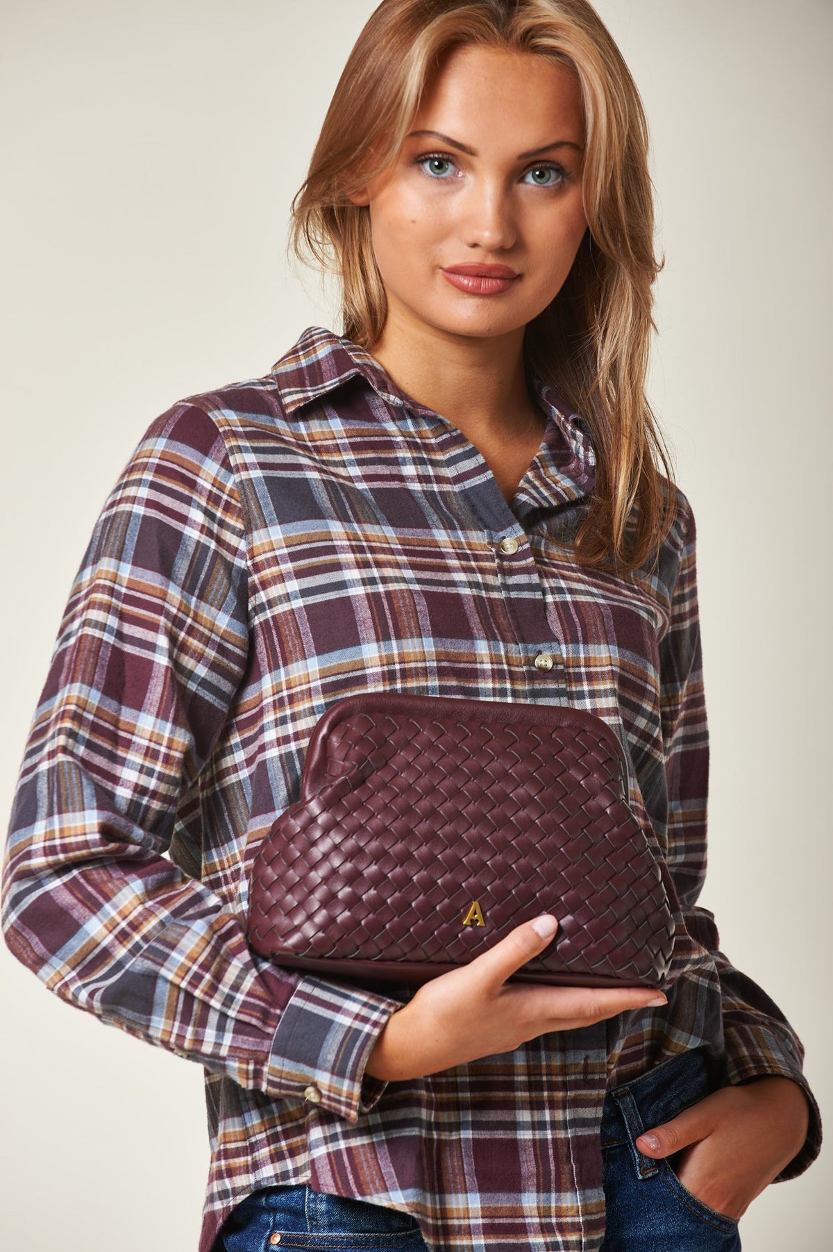 Woven Clutch Vesker