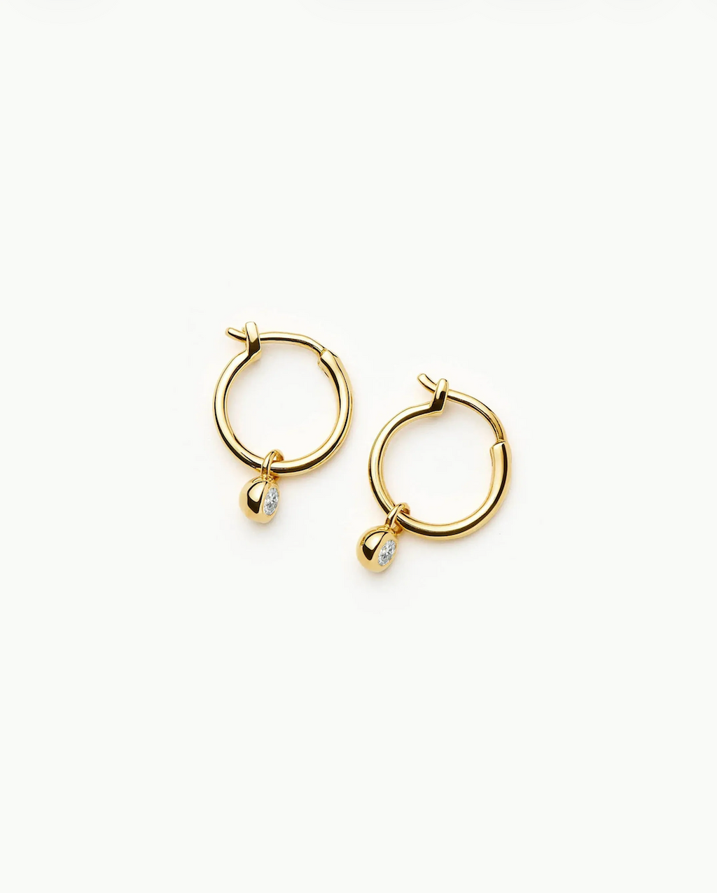 TENNIS CHARM MINI HOOP EARRINGS