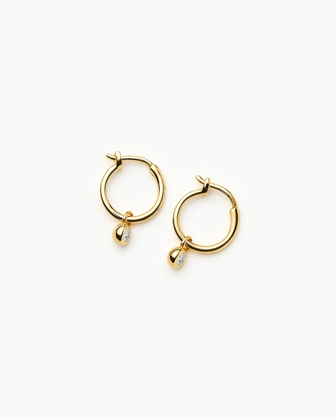 TENNIS CHARM MINI HOOP EARRINGS