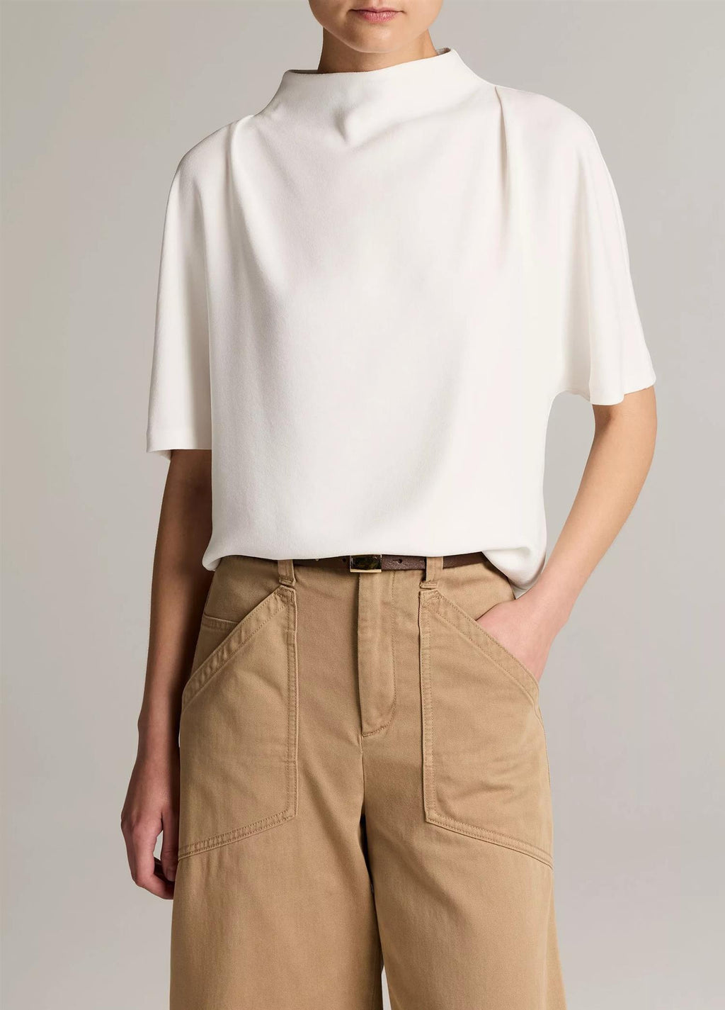 DRAPED FUNNEL NK TOP
