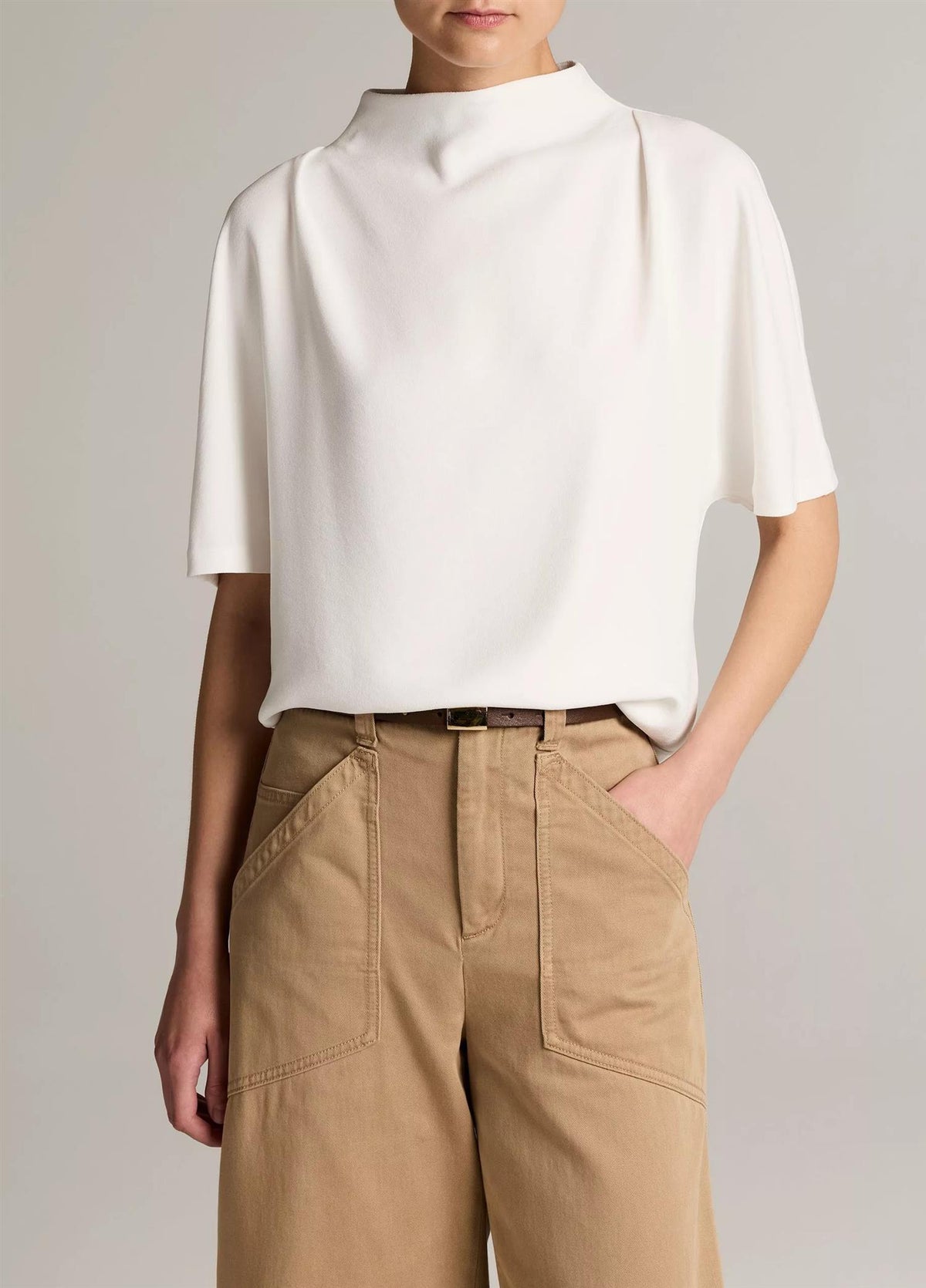 DRAPED FUNNEL NK TOP