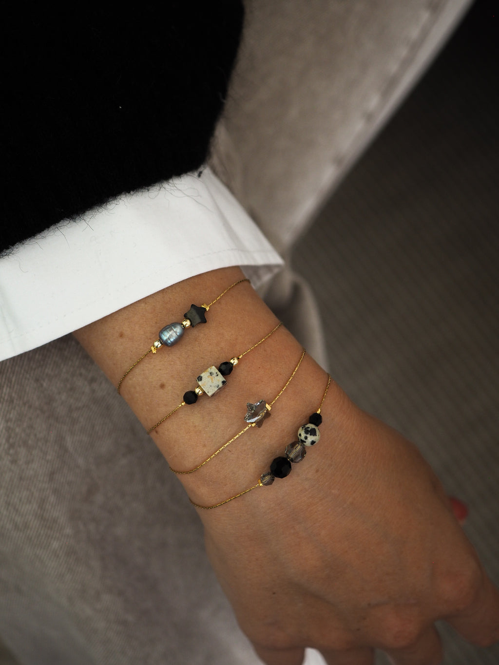 Dainty Noir Armbånd