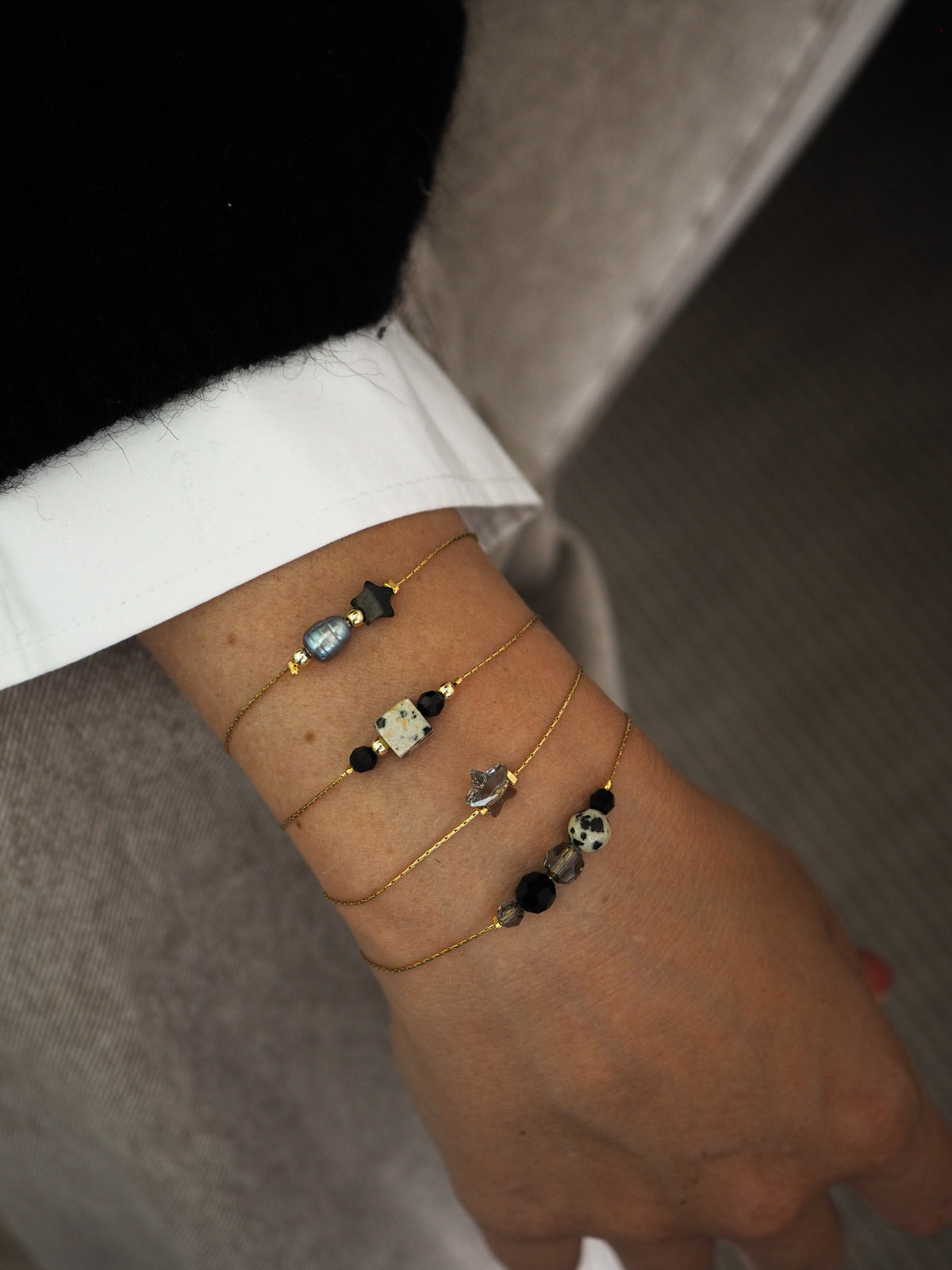 Dainty Noir Armbånd