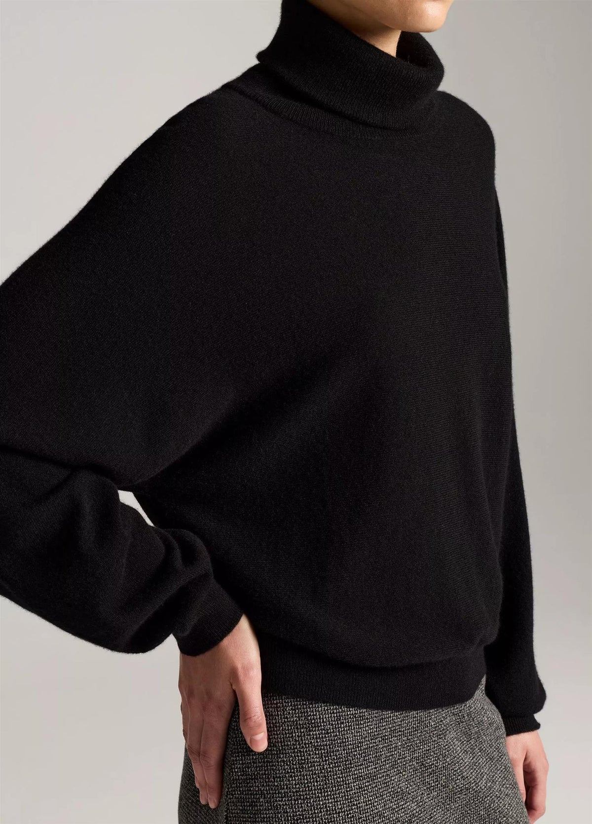 Wool-Cashmere Dolman-Sleeve Turtleneck Sweater