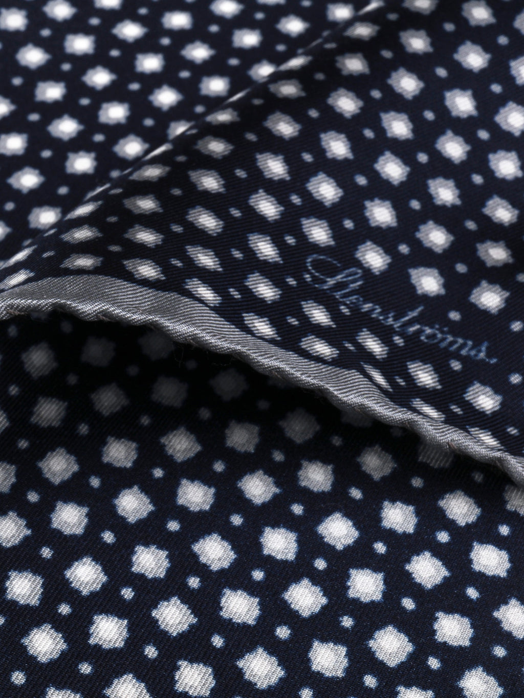 Hankie, silk Konfeksjonstilbehør