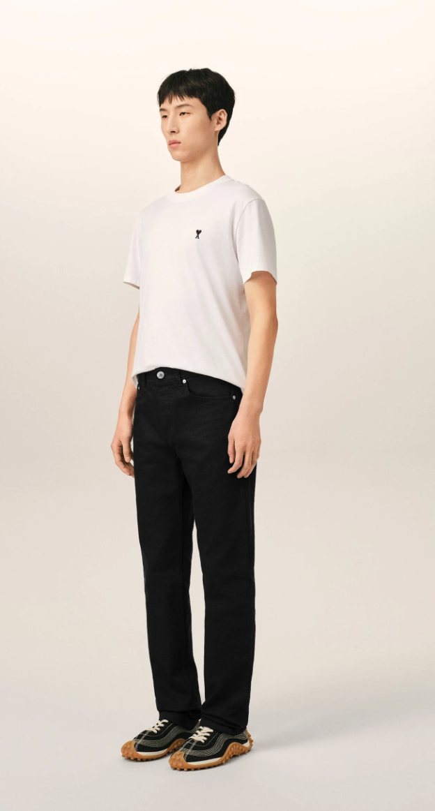 CLASSIC FIT JEANS