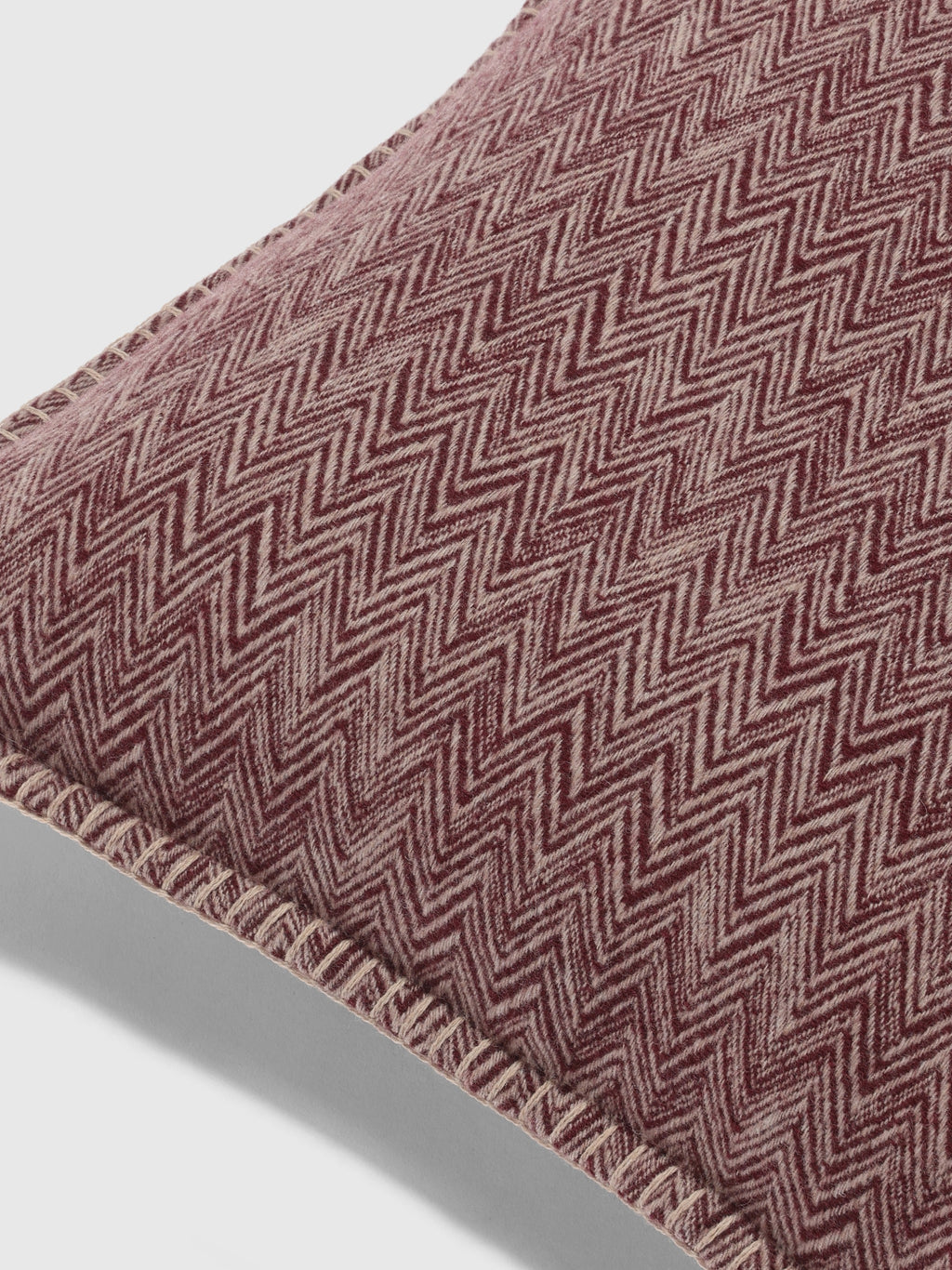 CAMELIA CUSHION 45X45 Tekstilinteriør