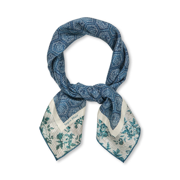 Light Small Giovanna Scarf