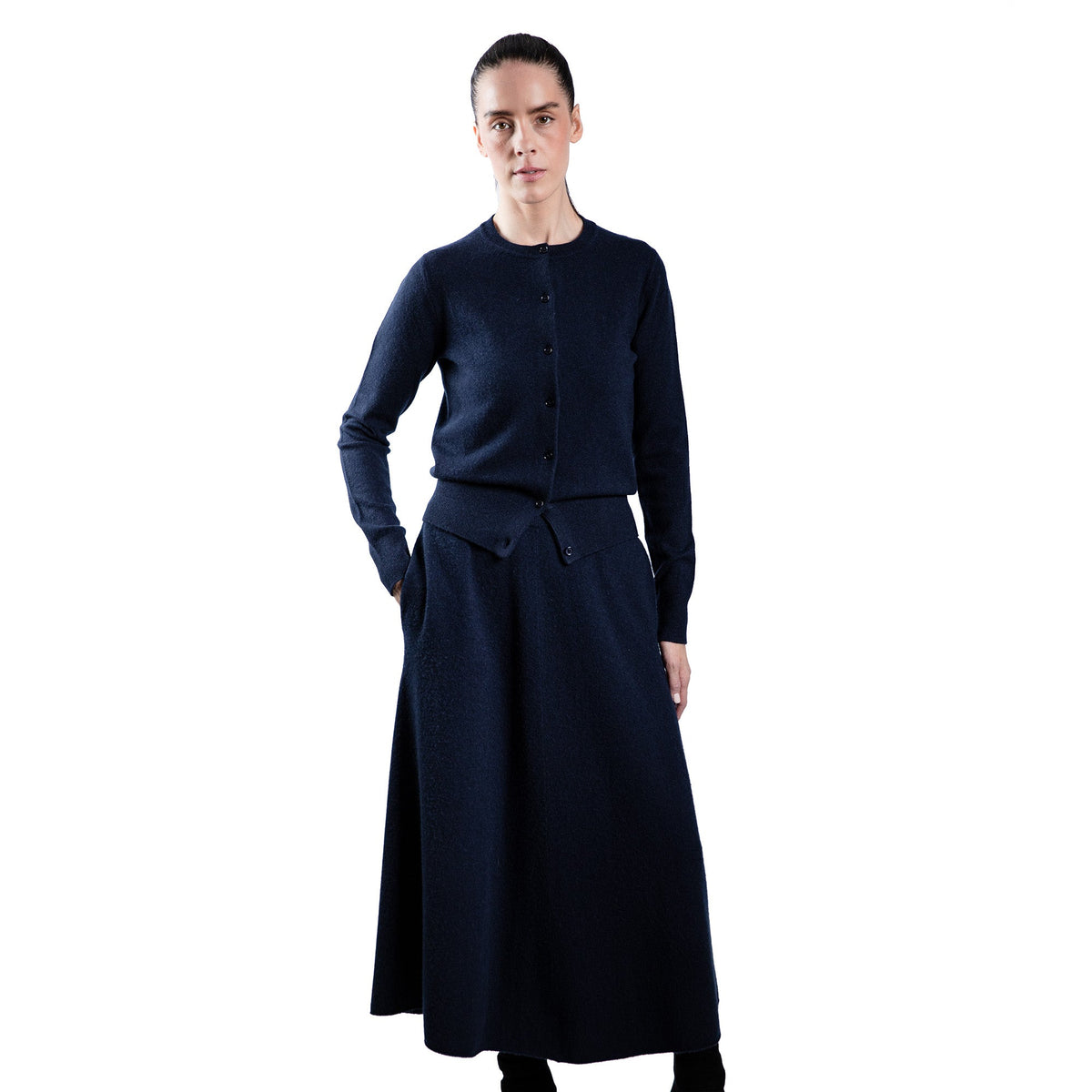 MA10 - Slim Cardigan Genser