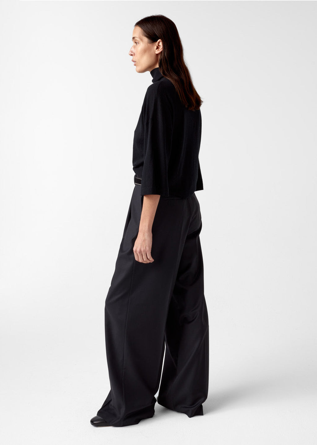 Tia Merino Knit Genser