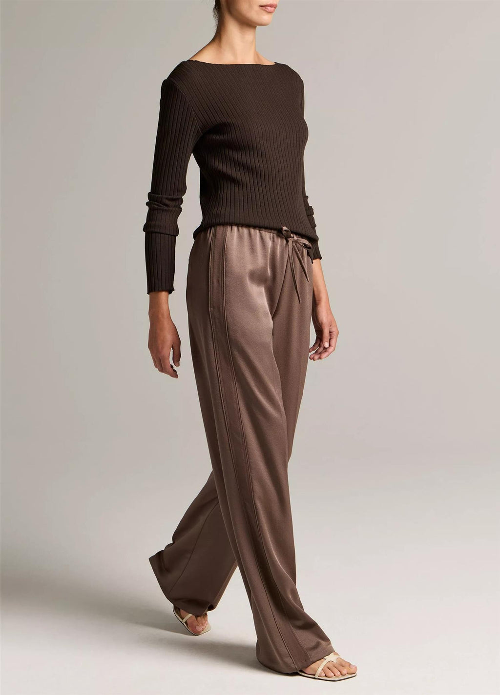 Mid-Rise Shine Crepe Pull-On Pant