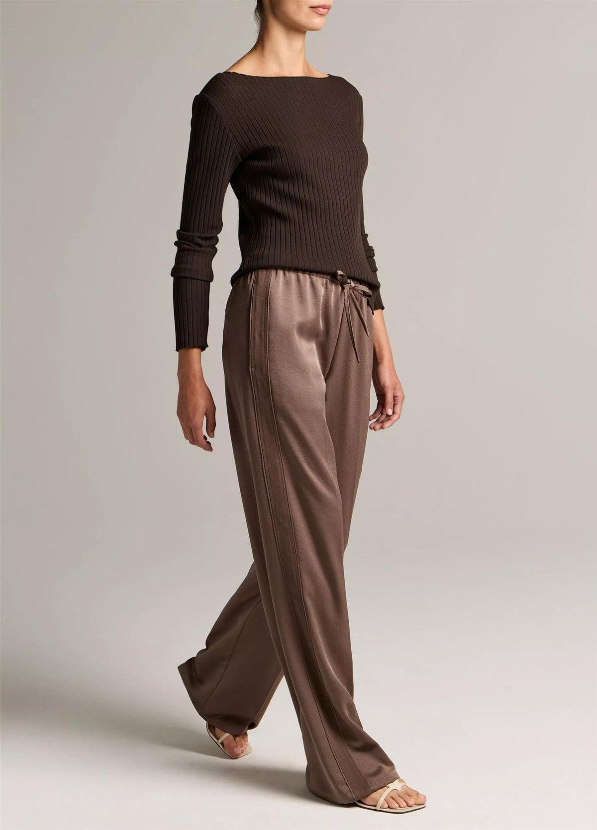 Mid-Rise Shine Crepe Pull-On Pant