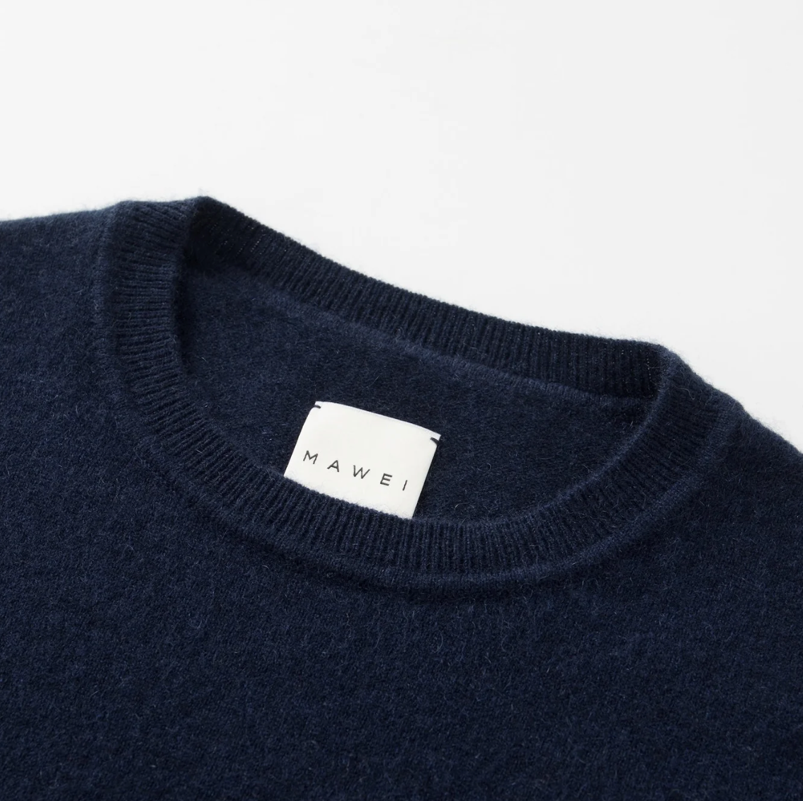 MA02 - Slim Crewneck