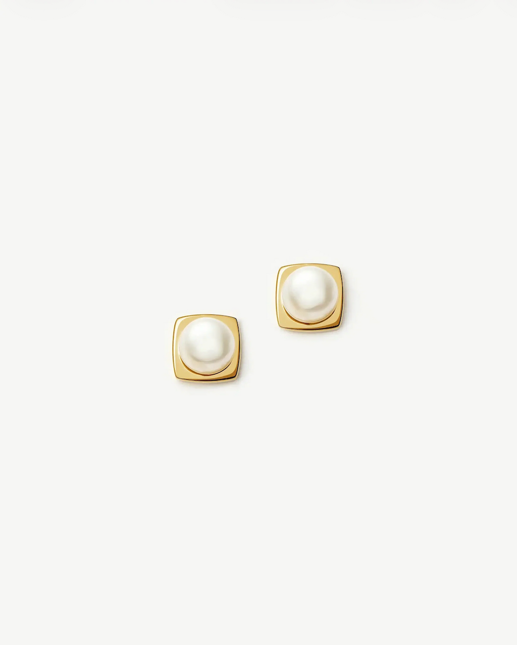 BUTTON PEARL SQUARE STUD EARRINGS