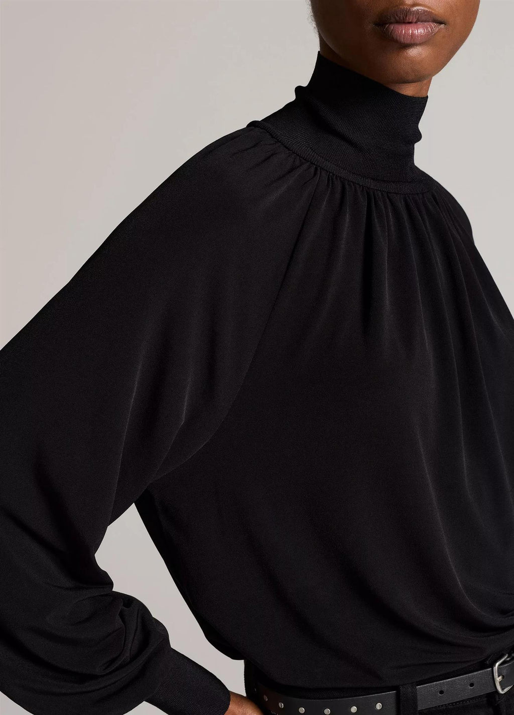 RIB TRIM L/S GATHERED TURTLENECK