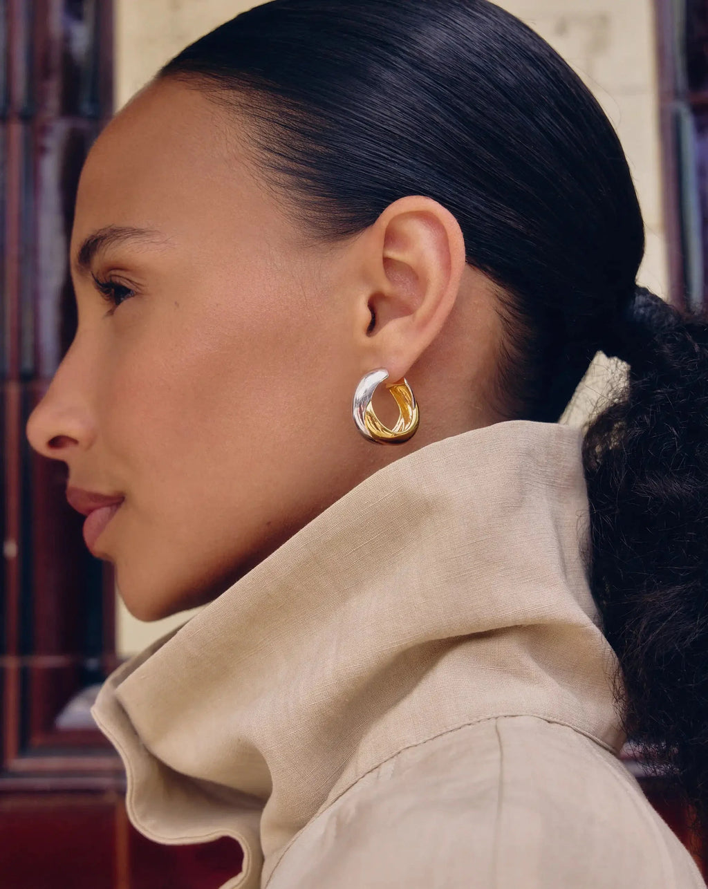 LUCY WILLIAMS CHUNKY ENTWINE MEDIUM HOOP EARRINGS Ørepynt