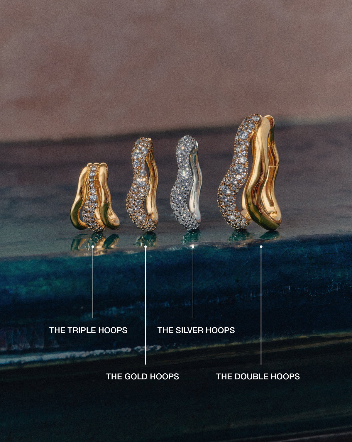 MOLTEN SNOW SMALL HOOP EARRINGS Ørepynt