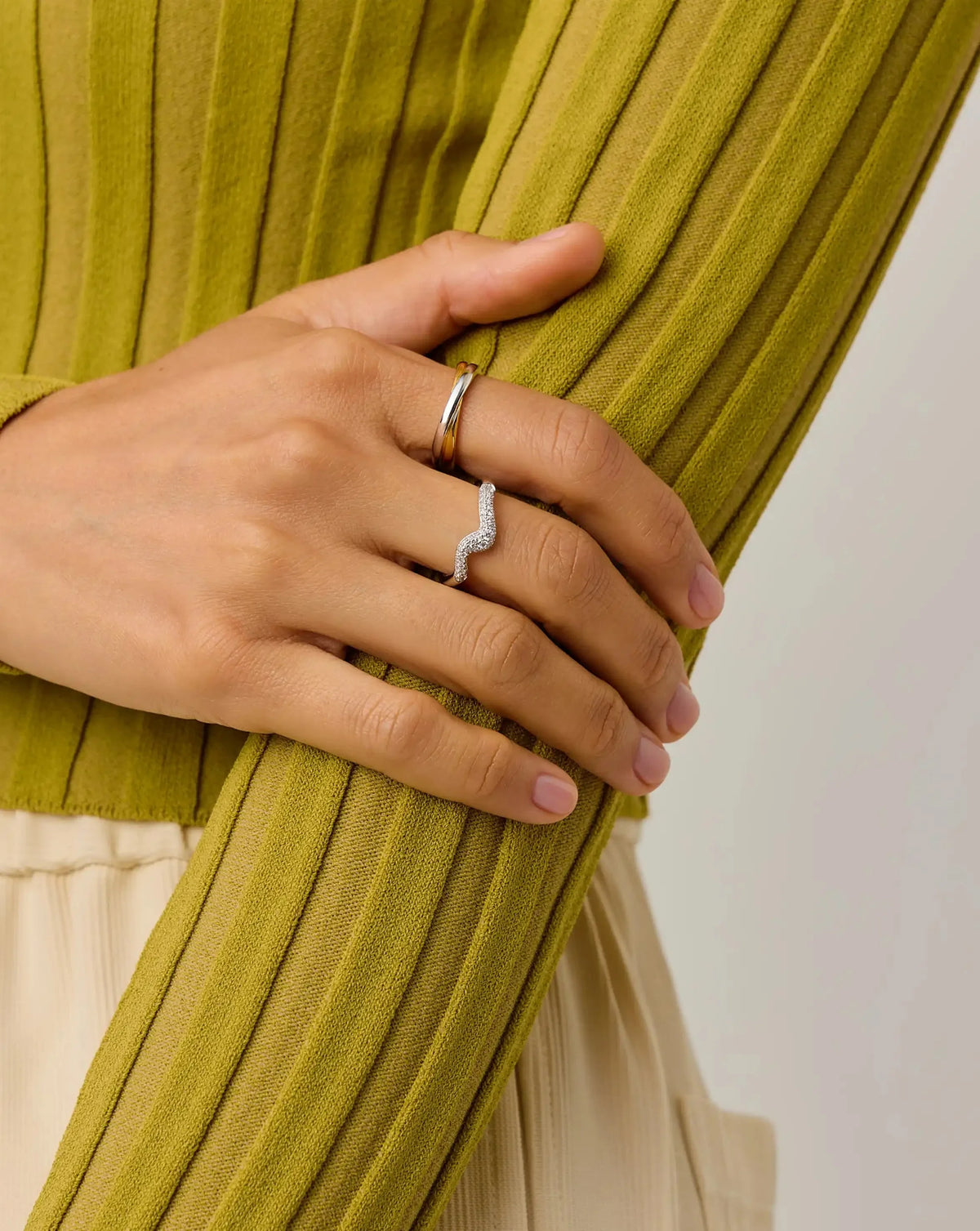 MOLTEN SNOW STACKING RING Ring