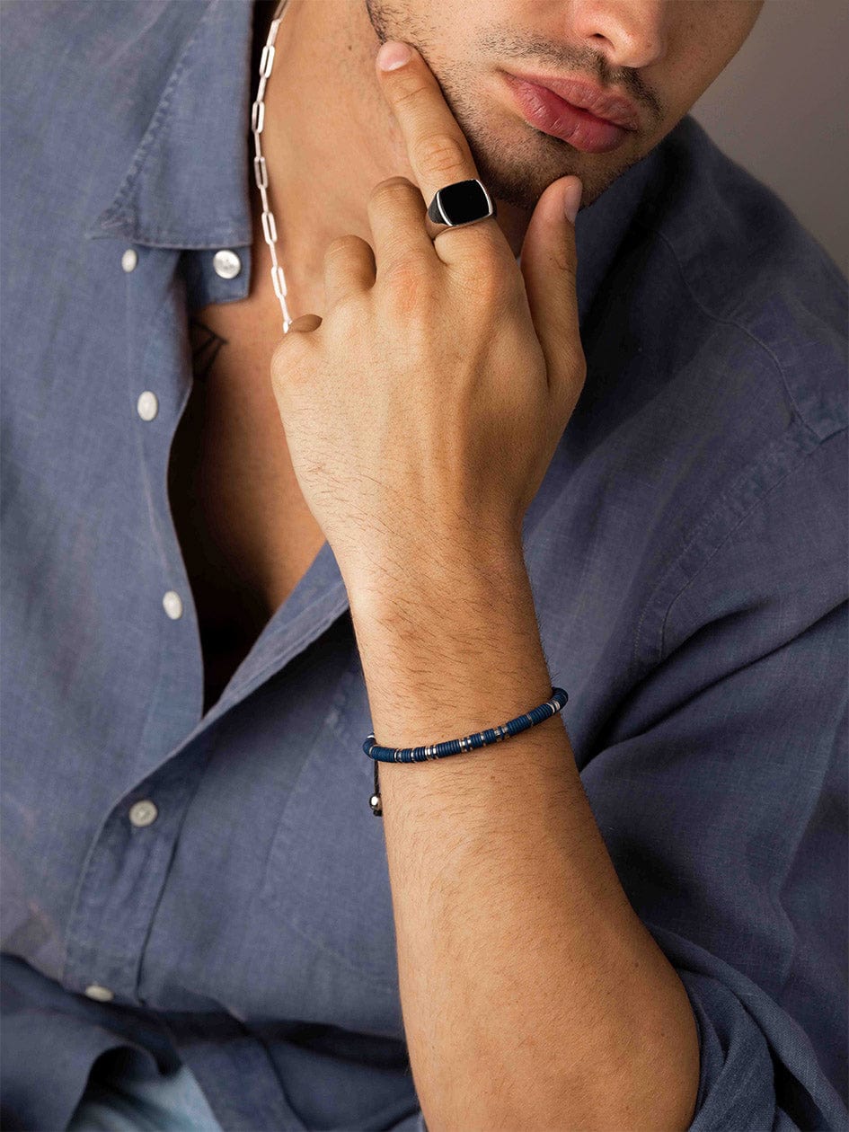 Men's Beaded Bracelet with Dark Blue and Silver Disc Beads Armbånd