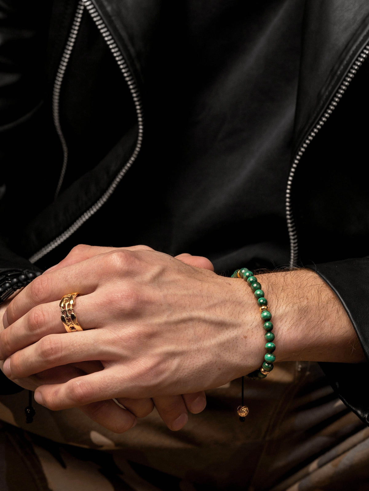 Men's Beaded Bracelet with Malachite and Gold Armbånd