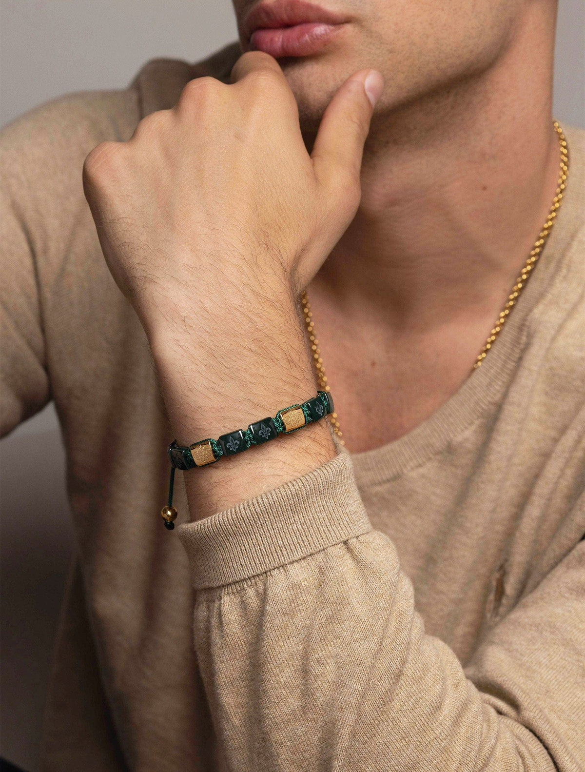 Men's Ceramic Flatbead Bracelet in Green and Gold Armbånd