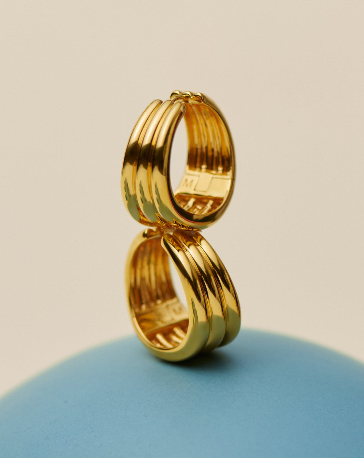 Savi Triple Ridge Hoop Earrings Ørepynt