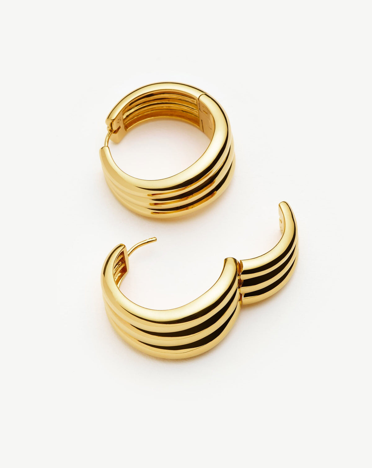 Savi Triple Ridge Large Hoop Earrings Ørepynt